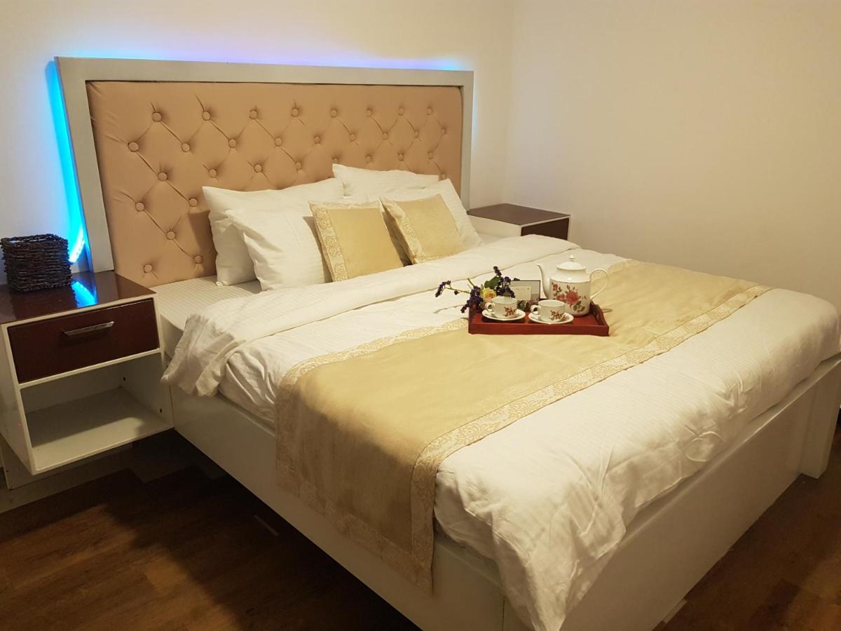 Lake Infinity Luxury Condos Нувара-Елія Екстер'єр фото